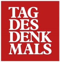 Tag des Denkmals, Logo: weiße Blockbuchstaben auf rotem Untergrund, weißer Rand