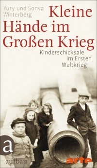 Buchcover: Schwarz-weiß-Photographie, fünf Kinder neben Kanonenrohr