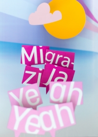 Migrazija-yeah-yeah... Wienwoche 2014. Farbzeichnung: Sonne und Wolke über Meer, im Wasser bunter Schriftzug