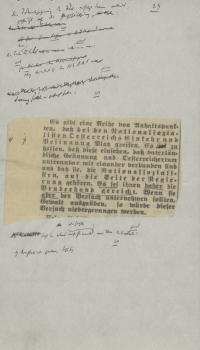 Auszug aus dem Manuskript zu "Warum die Fackel nicht erscheint", 1934, WBR, HS, H.I.N.-199999. ein auf weißes Papier geklebter Zeitungsartikel mit handschriftlichen Anmerkungen
